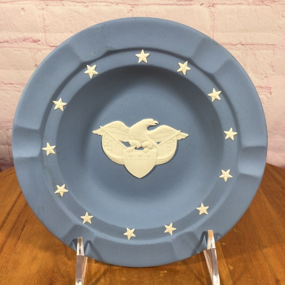 Vintage Wedgwood Blue Jasperware Eagle Crest and Stars Round Ashtray